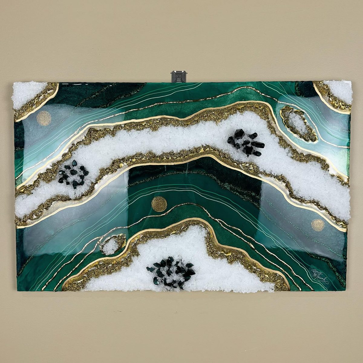 Customized resin royal green and white theme geode wall hanging - Image 3