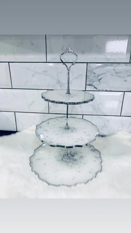 Customized Resin 3 tire stand with beautiful white and silver combo